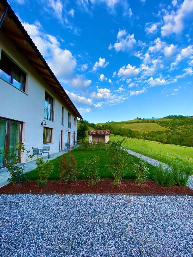 فندق Le Cornici - Cascina Di Charme Diano dʼAlba المظهر الخارجي الصورة